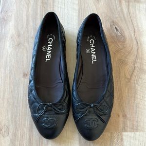 Chanel ballerina aged calfskin quilted CC cap toe flat size 39